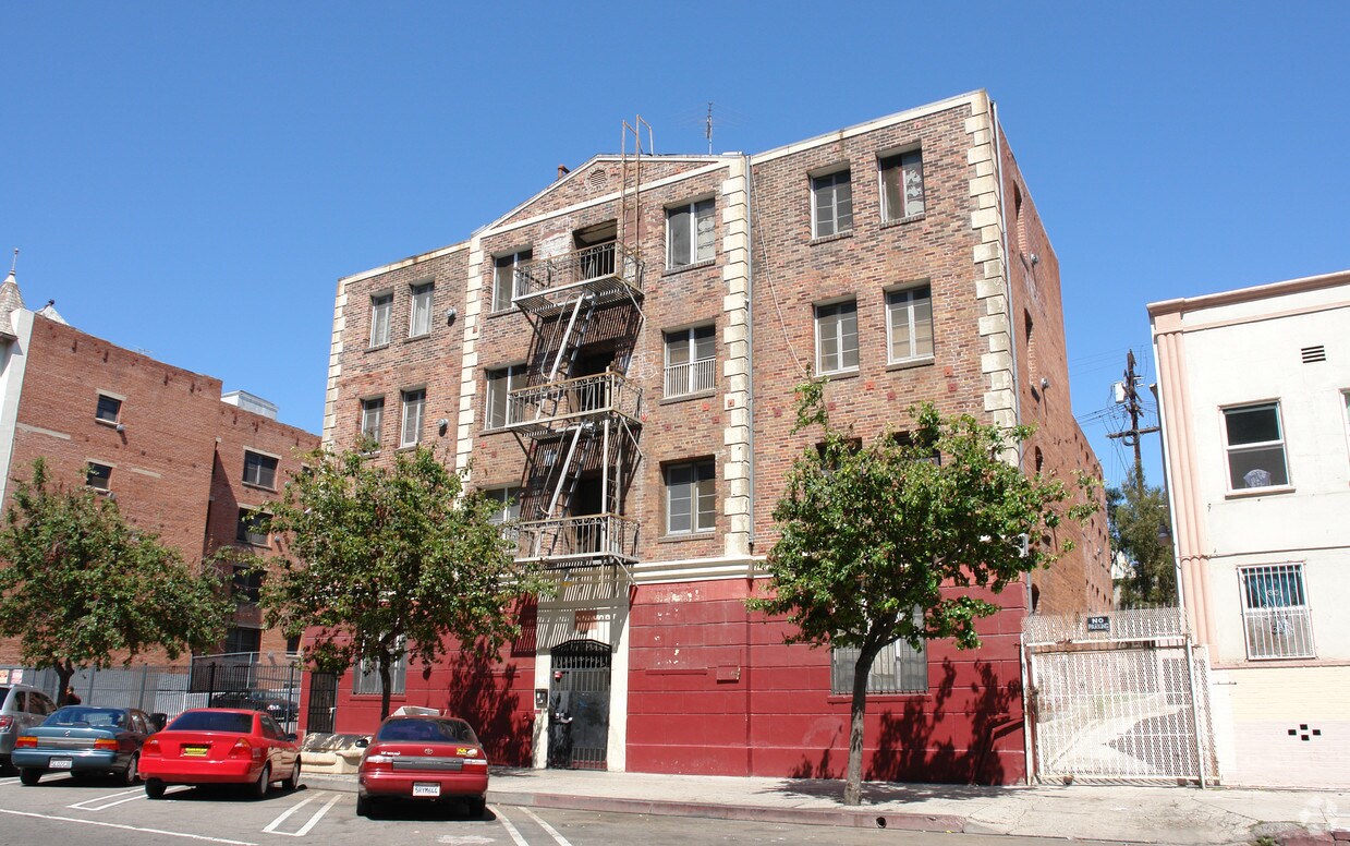 Building Photo - 746 S Normandie Ave