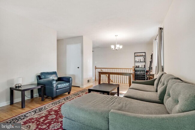 Foto del edificio - 6369 Edsall Rd