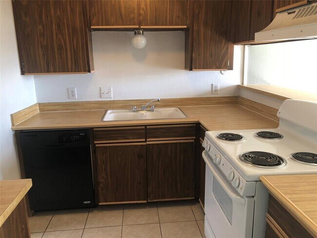 Building Photo - 4625 Driskell Blvd