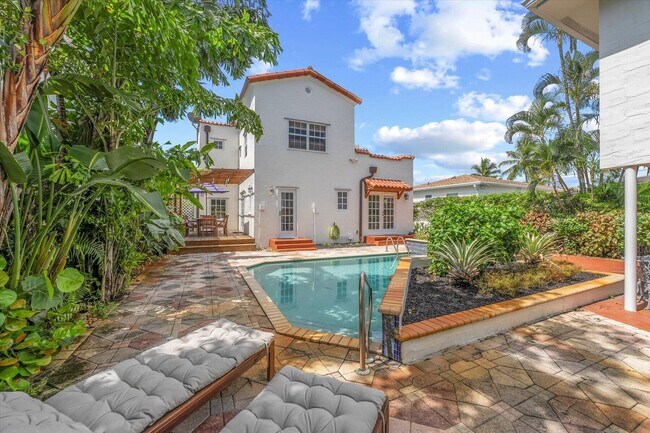 Foto del edificio - 221 Greymon Dr