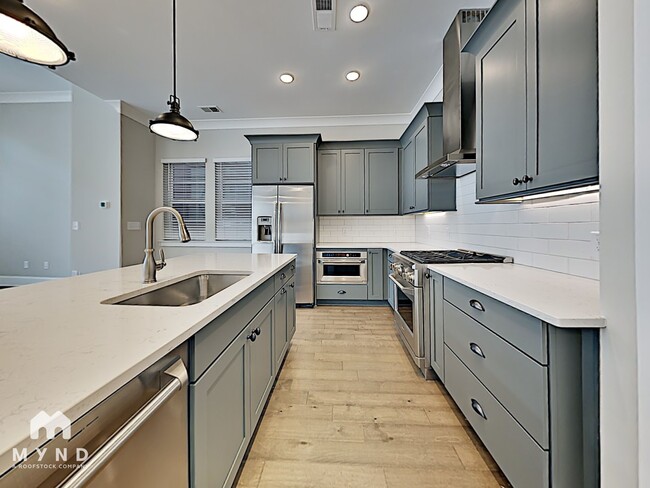 Building Photo - 576 Broadview Pl NE