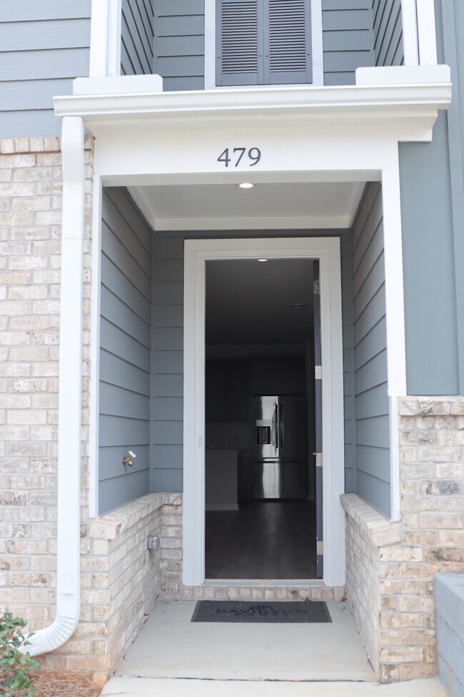 Foto del edificio - 479 Crown Dr