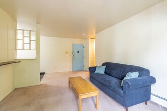 1BR, 1BA - 700SF - Balcony - Living/Dining Room - 323 Packard St