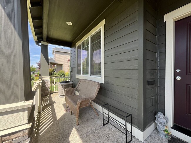 Foto del edificio - Stunning 4 Bedroom + Loft Bethany Home with Open Layout, Stainless Steel Kitchen, Two Car Garage ...