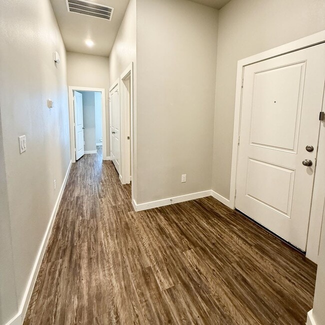Foto del edificio - 2108 N Jayton Ave