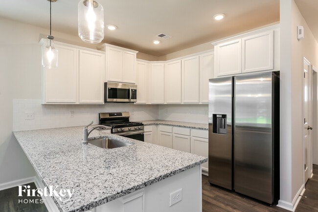 Building Photo - 511 Carronade Ct