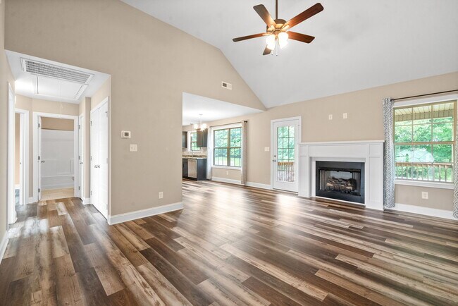 Foto del edificio - 2887 Teakwood Dr