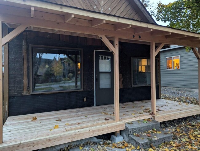 Foto del edificio - Charming 2BR House in Whitefish