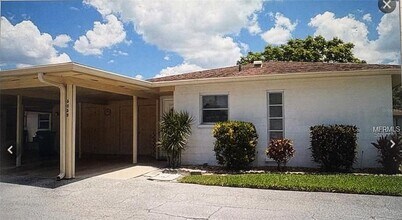 Building Photo - 5059 Live Oak Cir