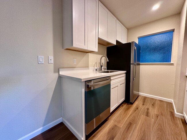 Building Photo - 415 Ignacio Blvd
