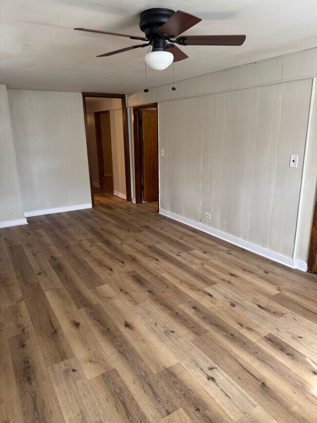 Sala de estar - 5114 W Grace St