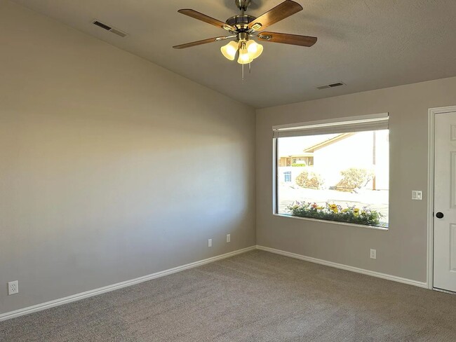 Building Photo - Single-Level 3 Bedroom Townhome in St. George