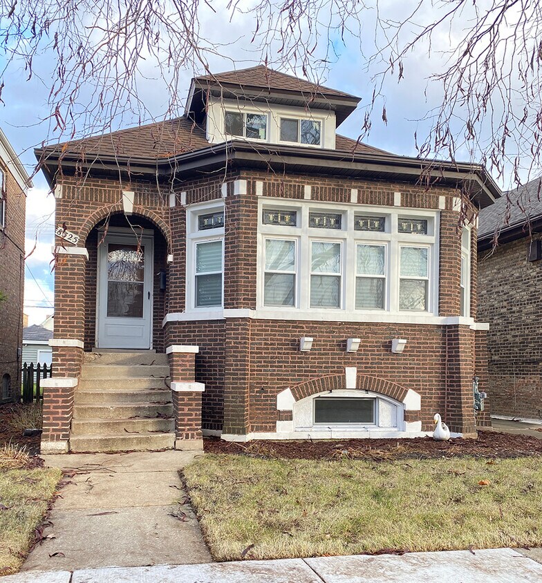 8325 S Perry Ave, Chicago, IL 60620 House Rental in Chicago, IL
