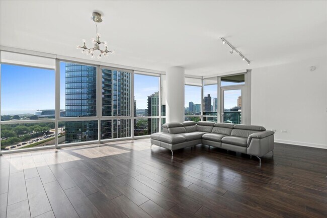 Foto del edificio - 1201 S Prairie Ave