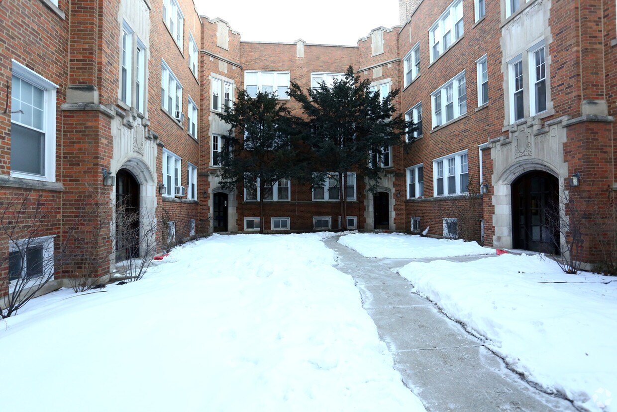 Foto del edificio - 1825-1839 W Foster Ave