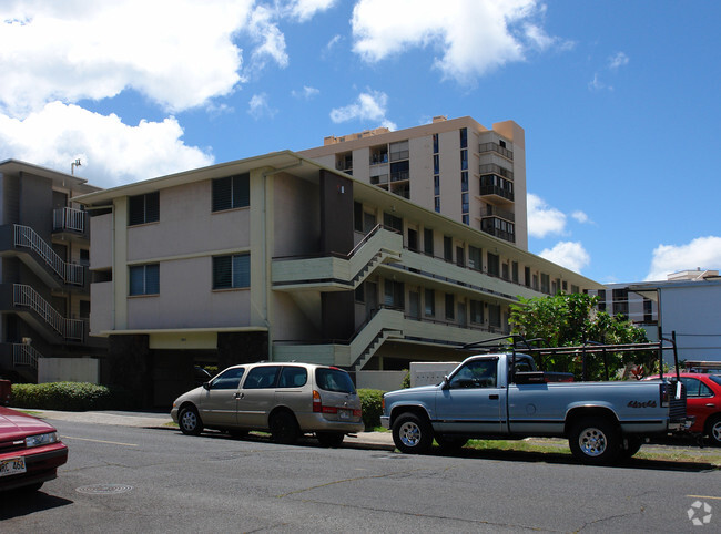 Building Photo - 1418 Kewalo St