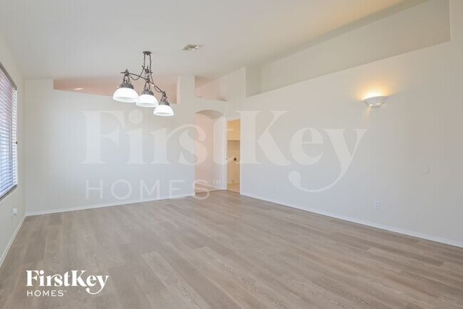 Foto del edificio - 6951 W Red Rock Dr