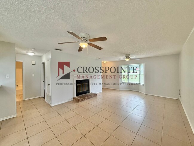 Foto del edificio - Charming 2 Bed, 1 Bath Duplex!
