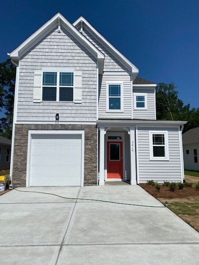 Building Photo - 7414 Julius Dr NE