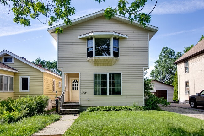 Building Photo - 1660 Hewitt Ave