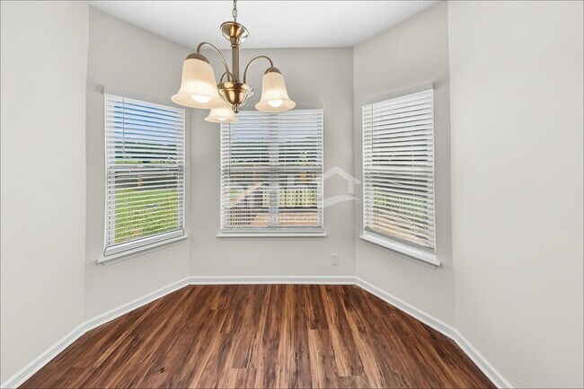 Foto del edificio - 3331 Foxside Ln