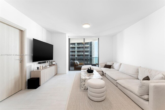 Building Photo - 1000 Brickell Plaza