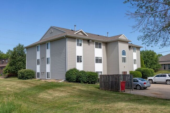 Foto del edificio - $1,095 | 2 Bedroom, 1 Bathroom 1st Floor C...