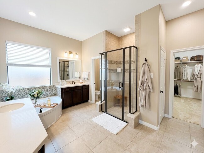 Foto del edificio - 7007 Fall Creek Ln