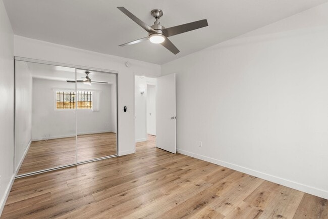 Interior Photo - Rowena