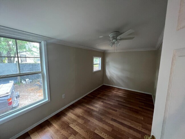 Foto del edificio - 1219 Winthrop St