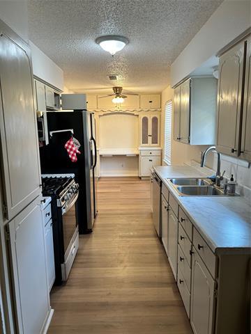 Foto del edificio - 3229 Oak Timber Dr