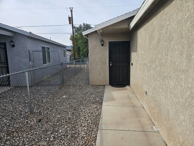 Building Photo - 3 Bedroom In Bullhead City