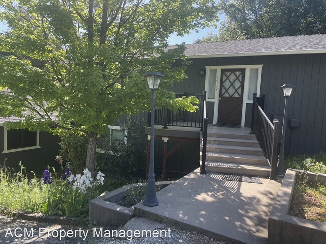 Building Photo - 5 br, 2.5 bath House - 18132 Hummingbird D...