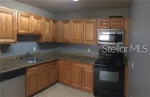 Building Photo - 3984 Versailles Dr