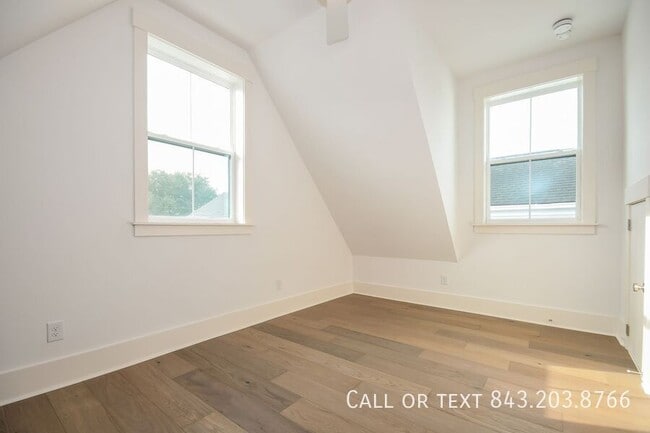 Building Photo - 12.5 Nunan St