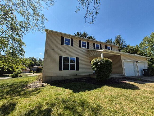 Foto del edificio - Large 2 story home!!