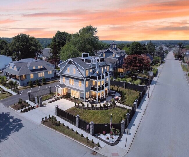 Foto del edificio - 318 Farmington Ave