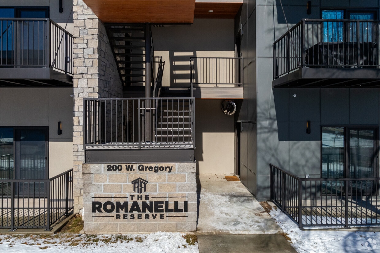 Building Photo - Romanelli Reserve