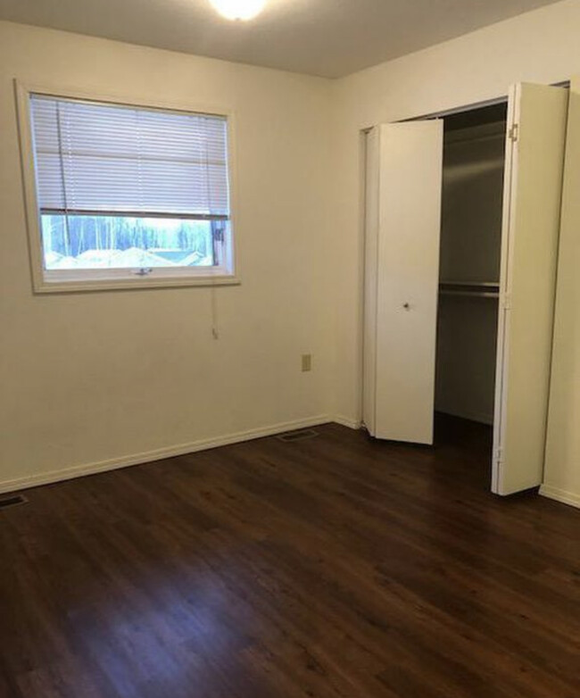 Foto del edificio - 2400 W Snowcrest Dr