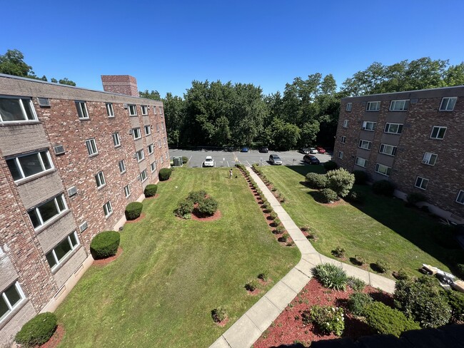 Building Photo - Concord Hills Apartments