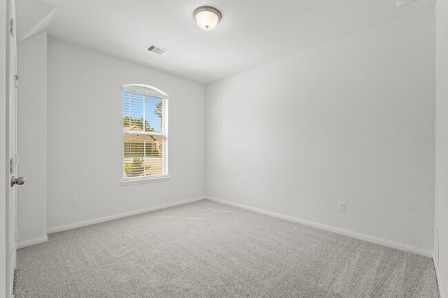 Foto del edificio - 1420 Florecer Ln