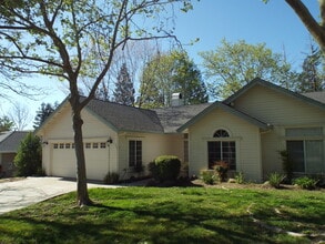 Building Photo - 458 Palisades Dr