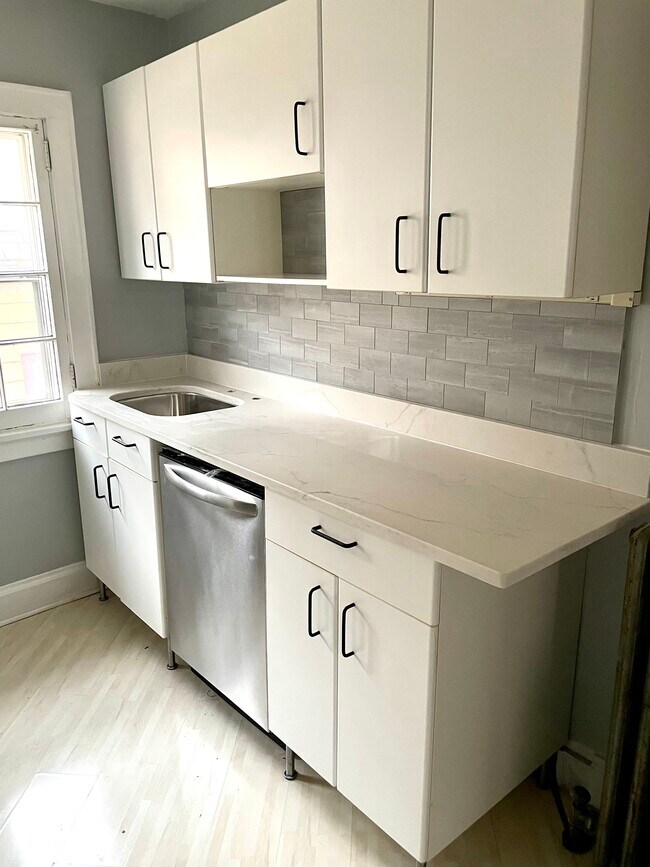 4023 N Stowell Ave, Shorewood, WI 53211 House Rental in Shorewood, WI