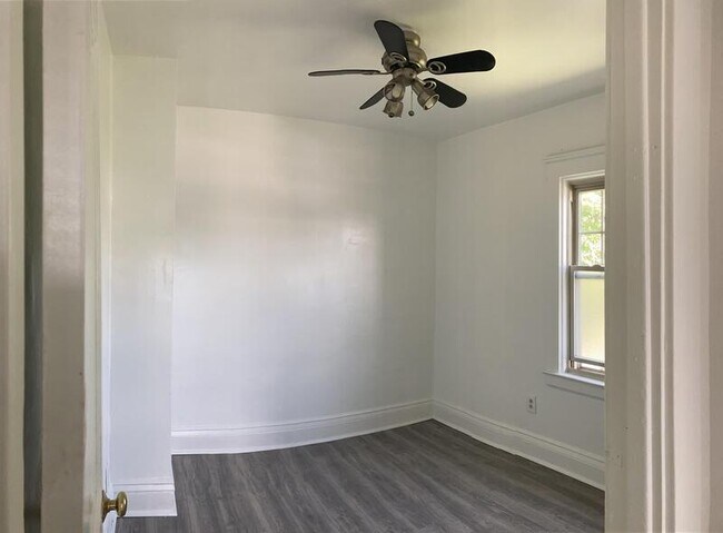 Foto del edificio - 3384 W 63rd St