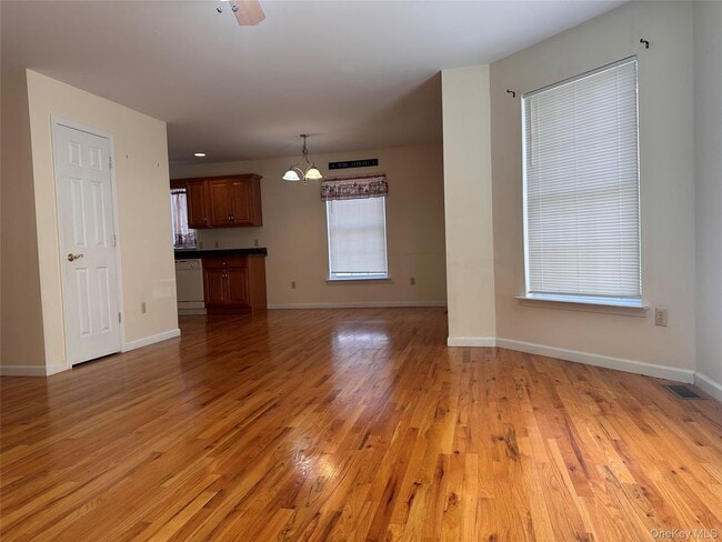 Foto del edificio - 105 N Montgomery St