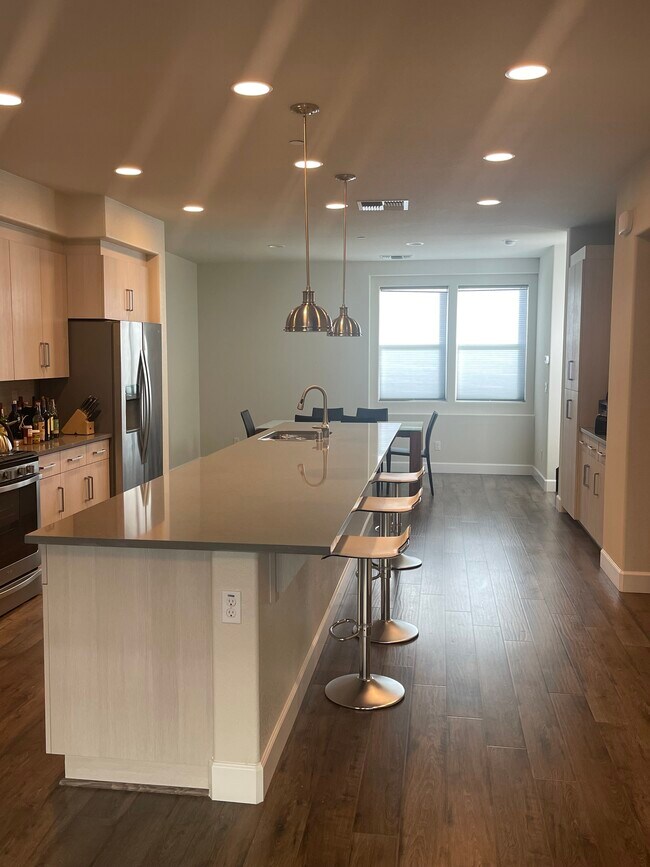 Building Photo - 5655 Melodia Cir
