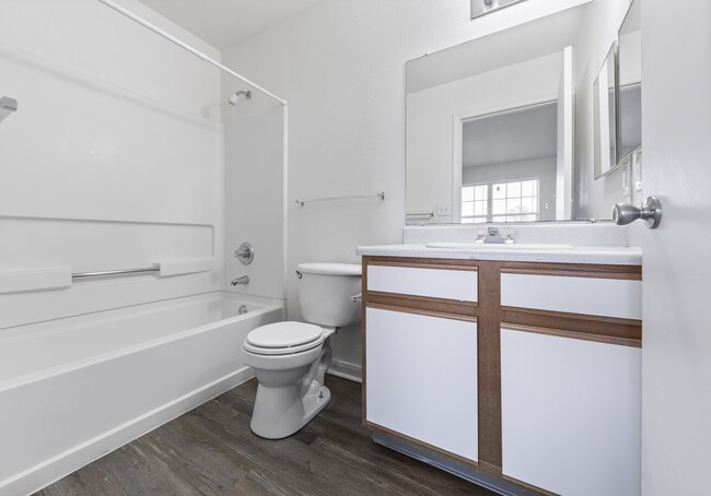 Building Photo - TYLERS CREEK TOWNHOMES