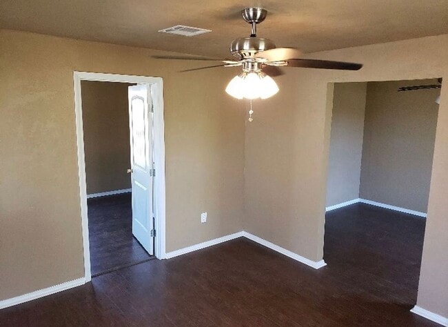 Building Photo - 2 Bed / 1 Bath Home for Rent – $1,000/mo + $1,000 Deposit
