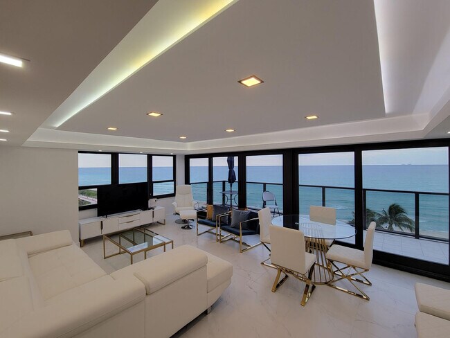 Building Photo - 5225 Collins Ave