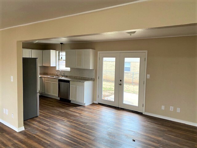 Building Photo - 204 Hardesty Dr